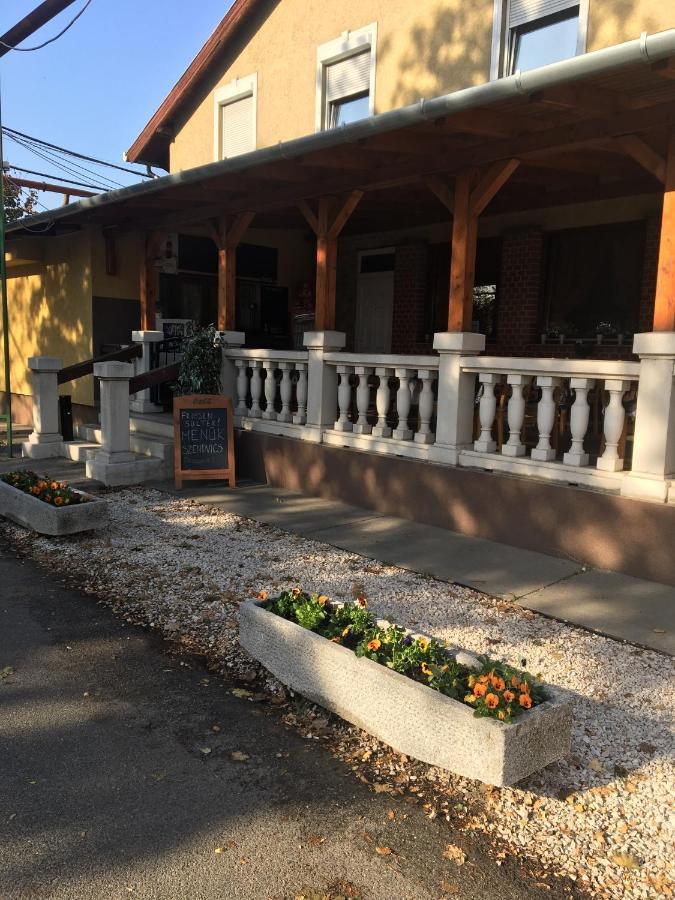Park Panzio Будапеща Екстериор снимка